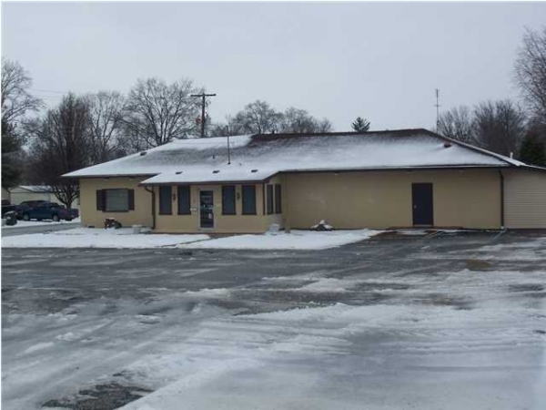 Gemeca Inn, 802 East Locust St., Fort Branch, IN 47648
