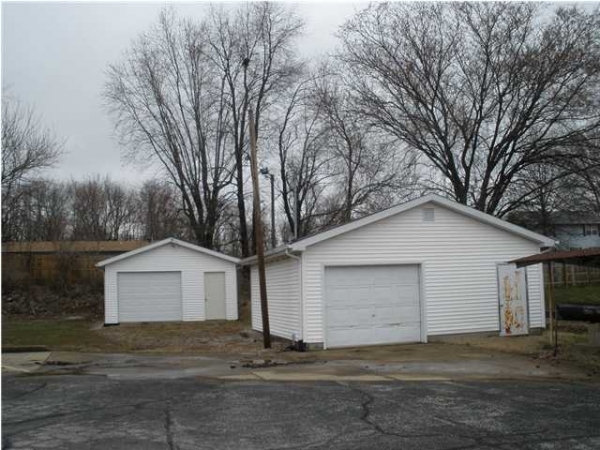 VFW Building, 1556 E Broadway St, Princeton, IN 47670