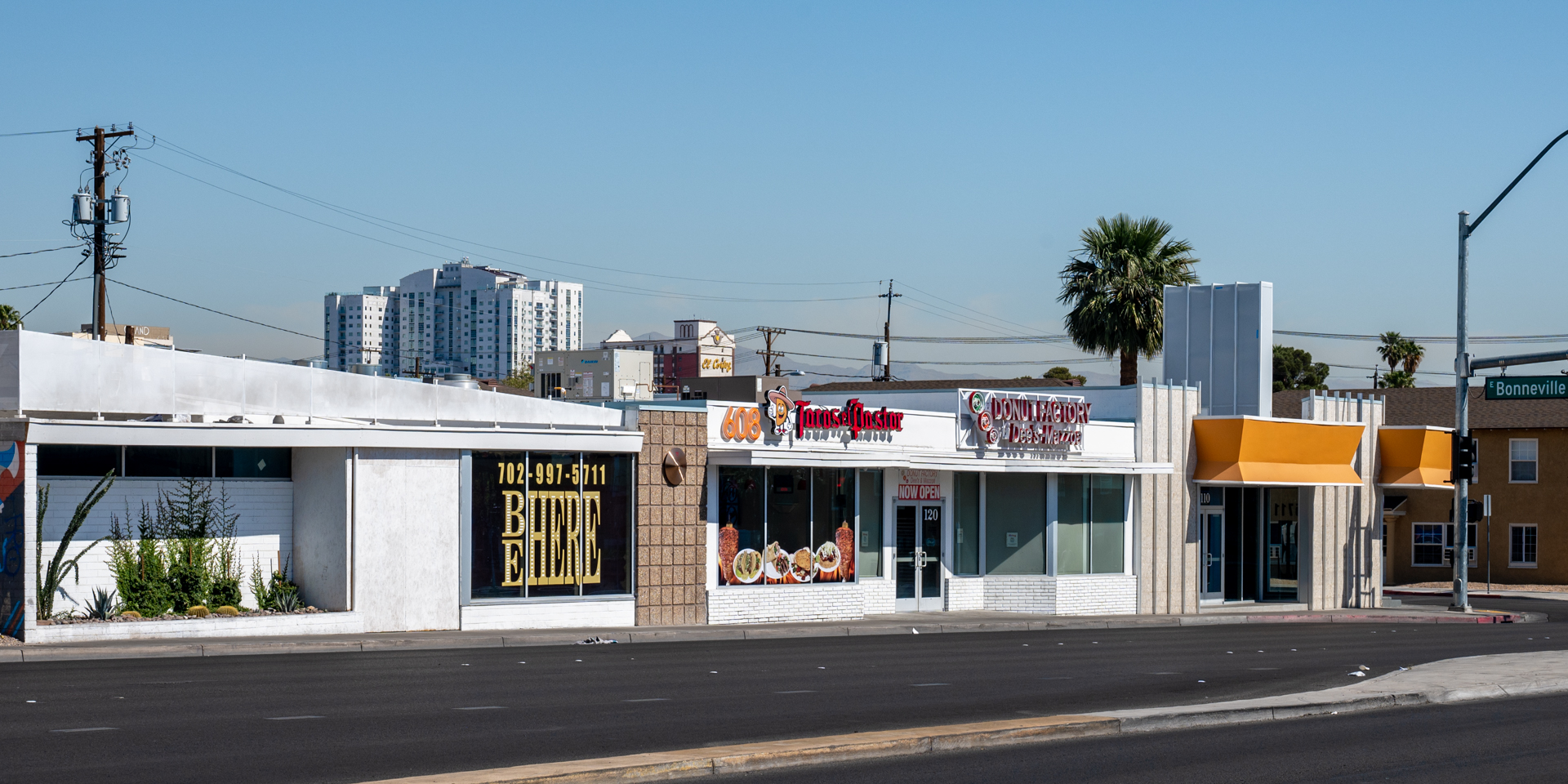 Mahoney's Retail Center