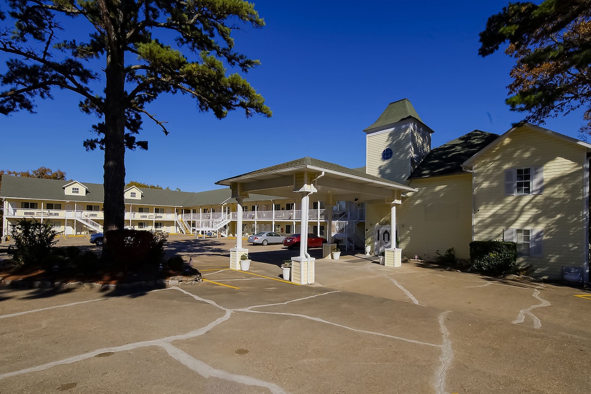 Hotel O - 3129 E Van Buren Ave.