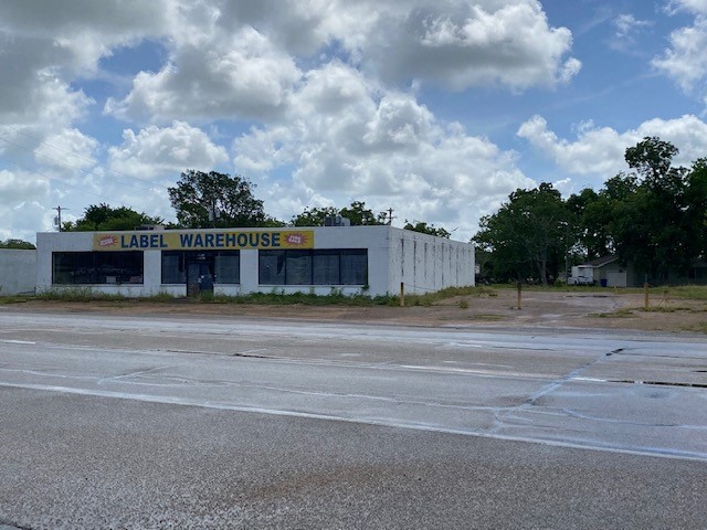 1220 E. Mulberry St. 