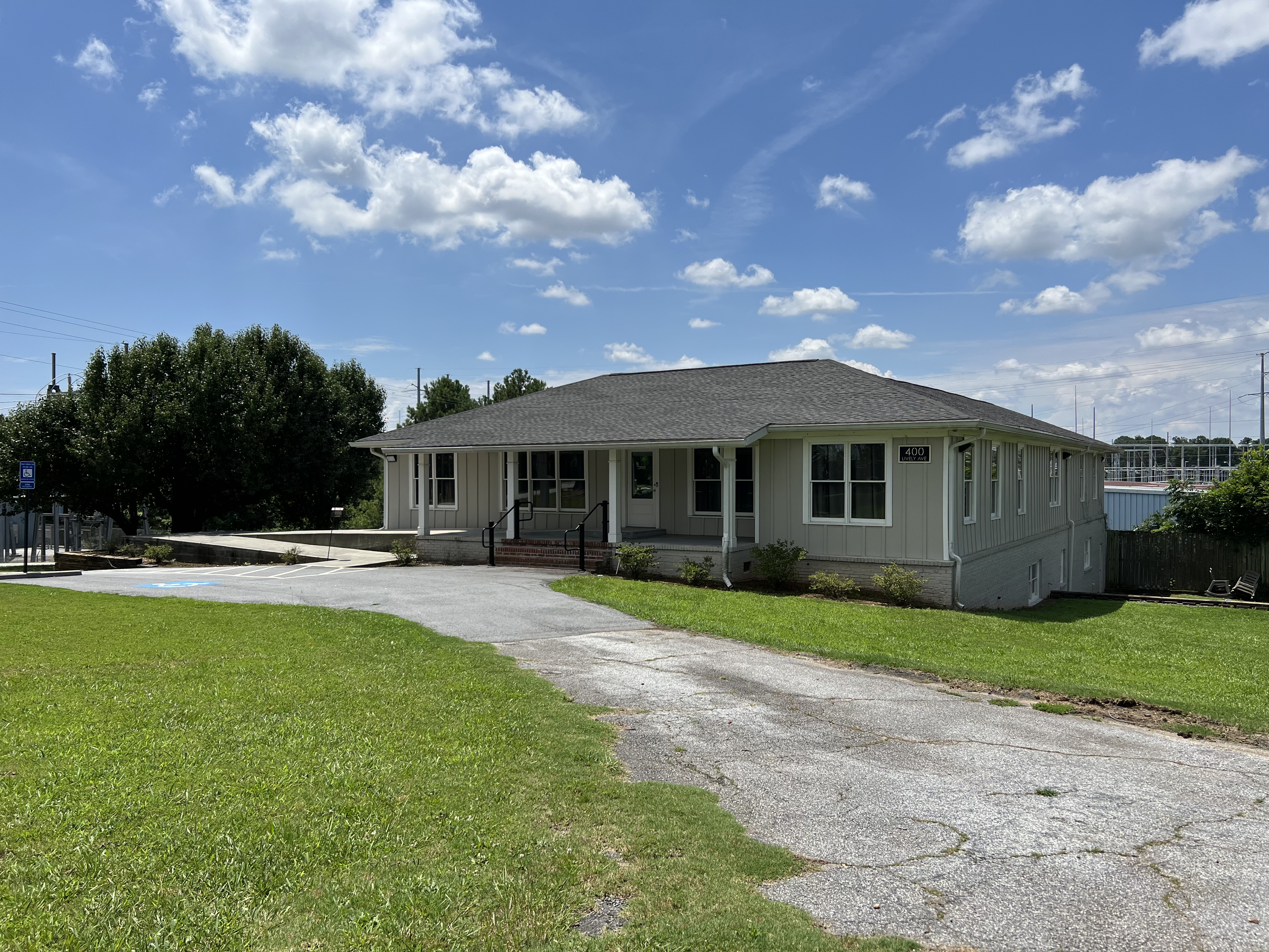 400 Lively Ave
