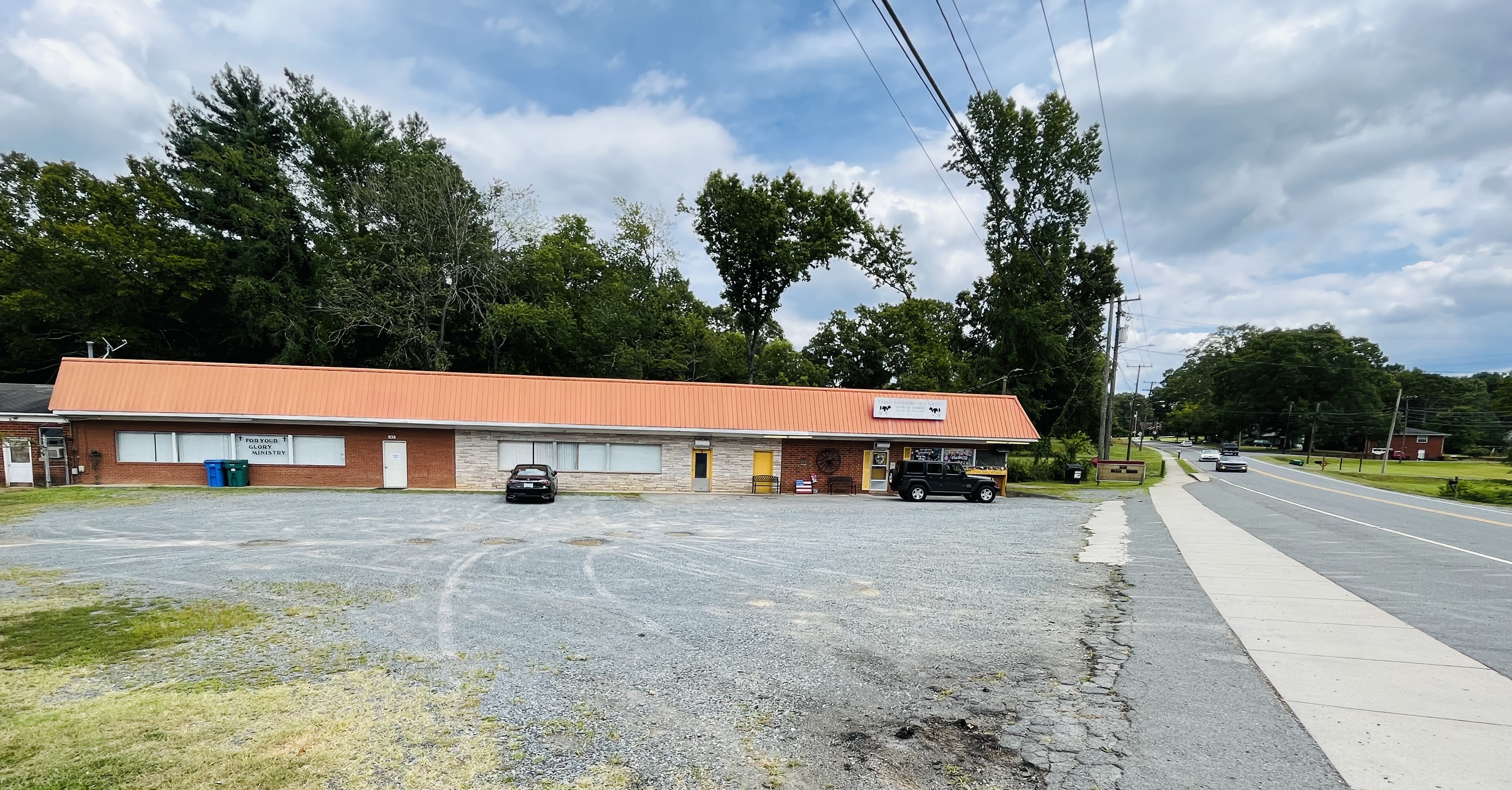 Shopping Center in Oakboro