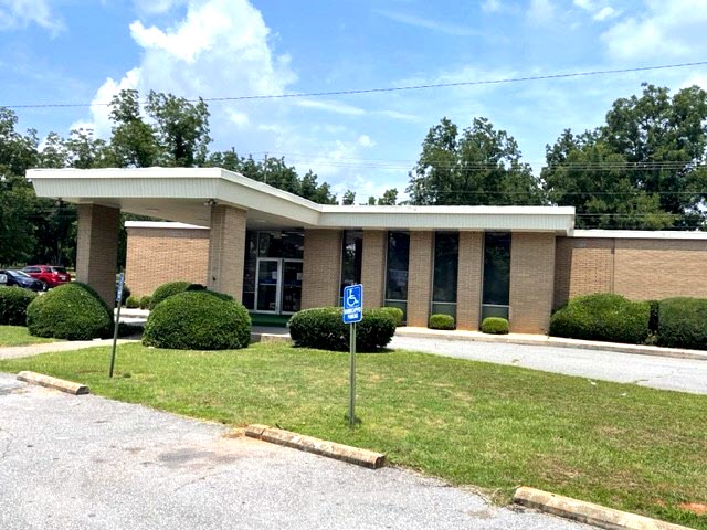Medical Office With Additional Lot