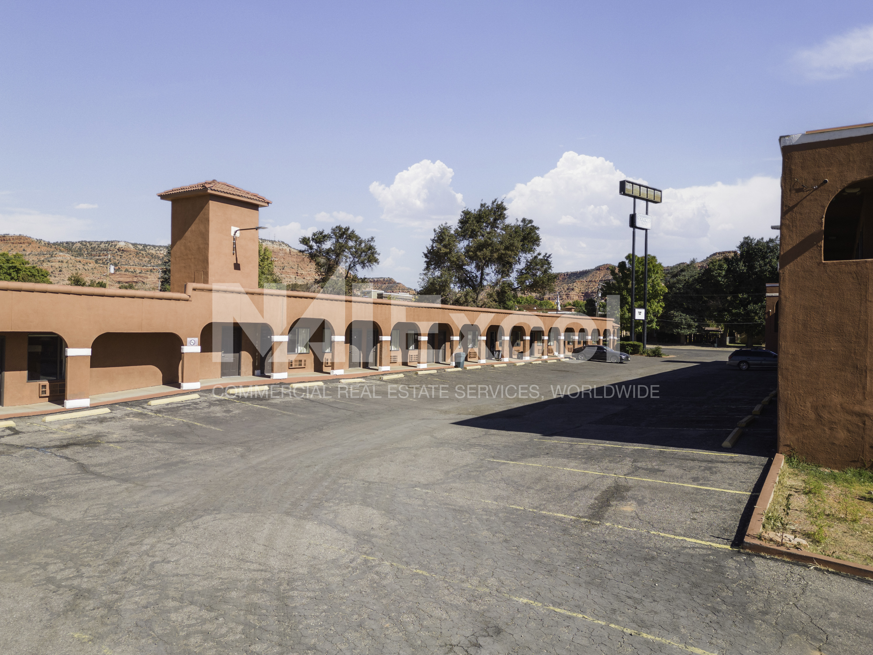  Rodeway Inn, 39 Room Hotel