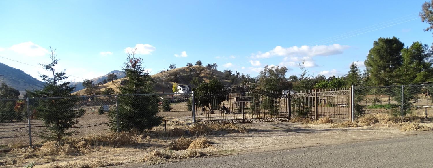 Land -Single Family Acreage in Wonder Valley