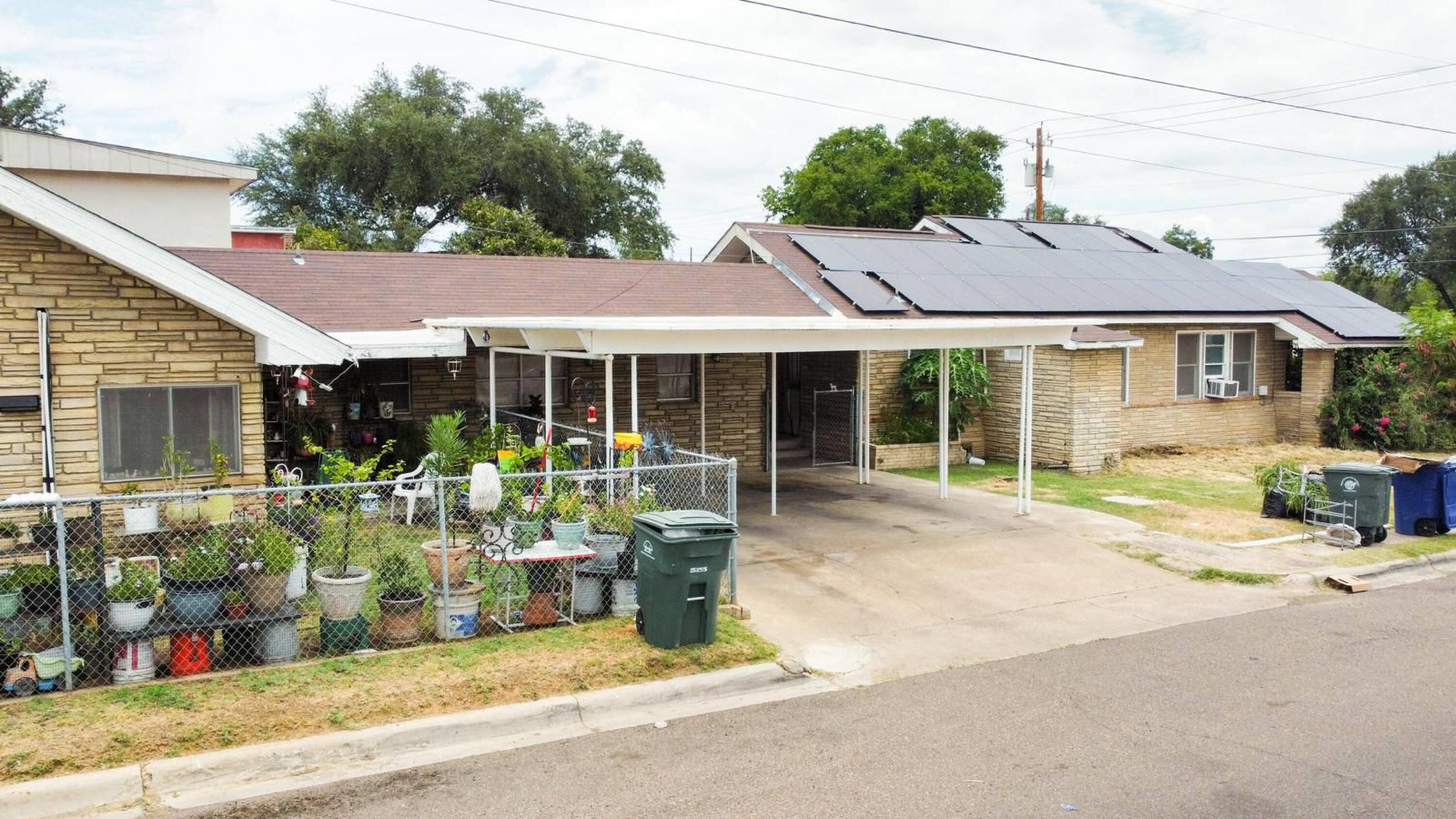 1402 Corpus Christi St, Laredo