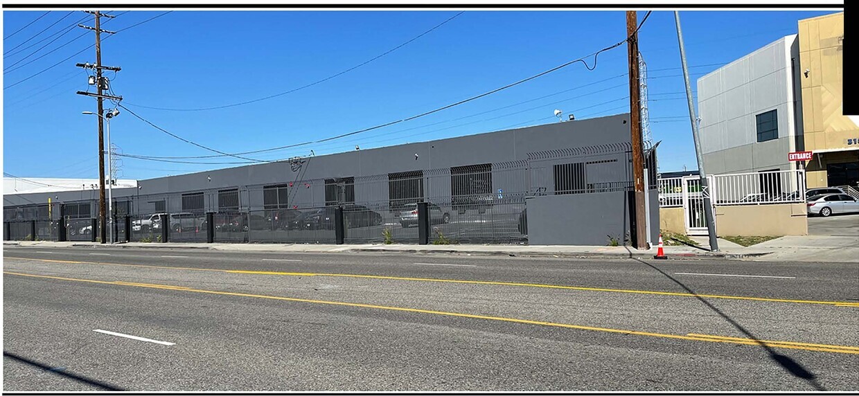 3161 E Washington