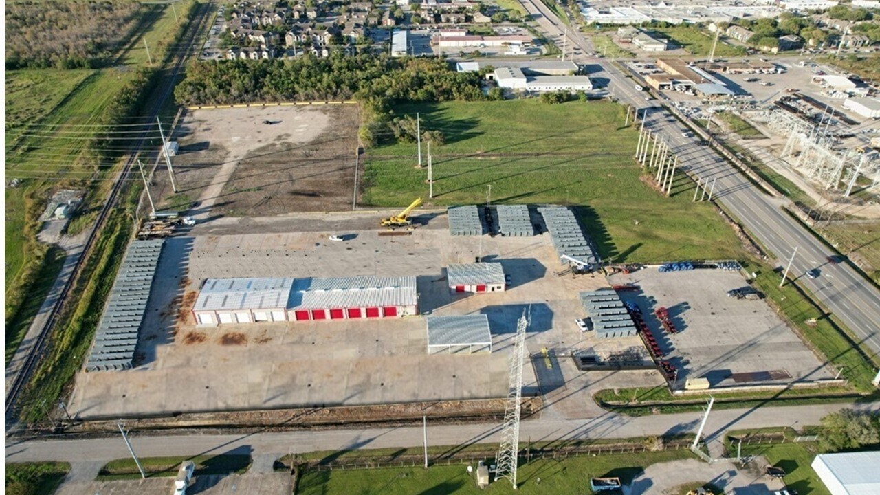 GOLDEN RULE - MULTI-TENANT /INSIDE/OUTSIDE INDUSTRIAL STORAGE FACILITY