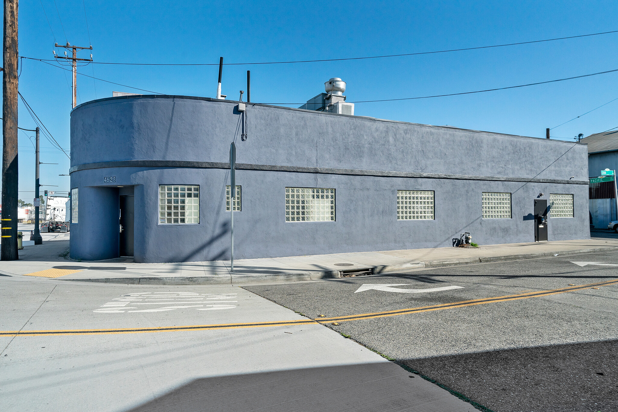 4528 E Washington Blvd