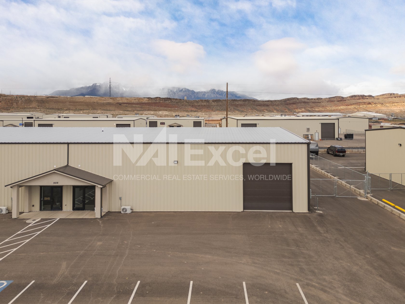 Office/Warehouse for Lease in Quail Creek Industrial Park