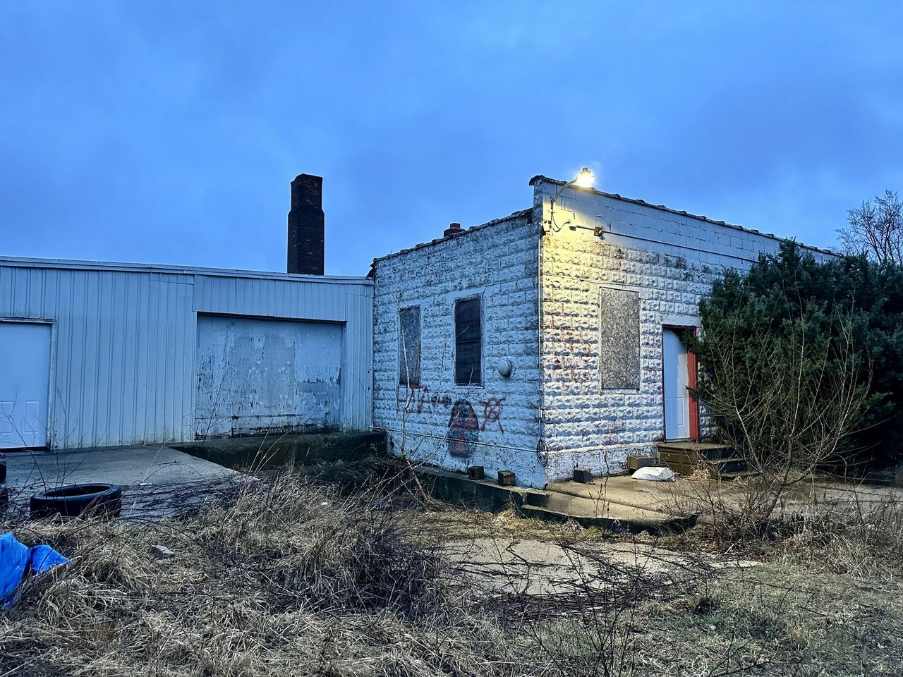 Warehouse with Extra Lot, 2419 E Michigan Ave, Jackson, MI 49202