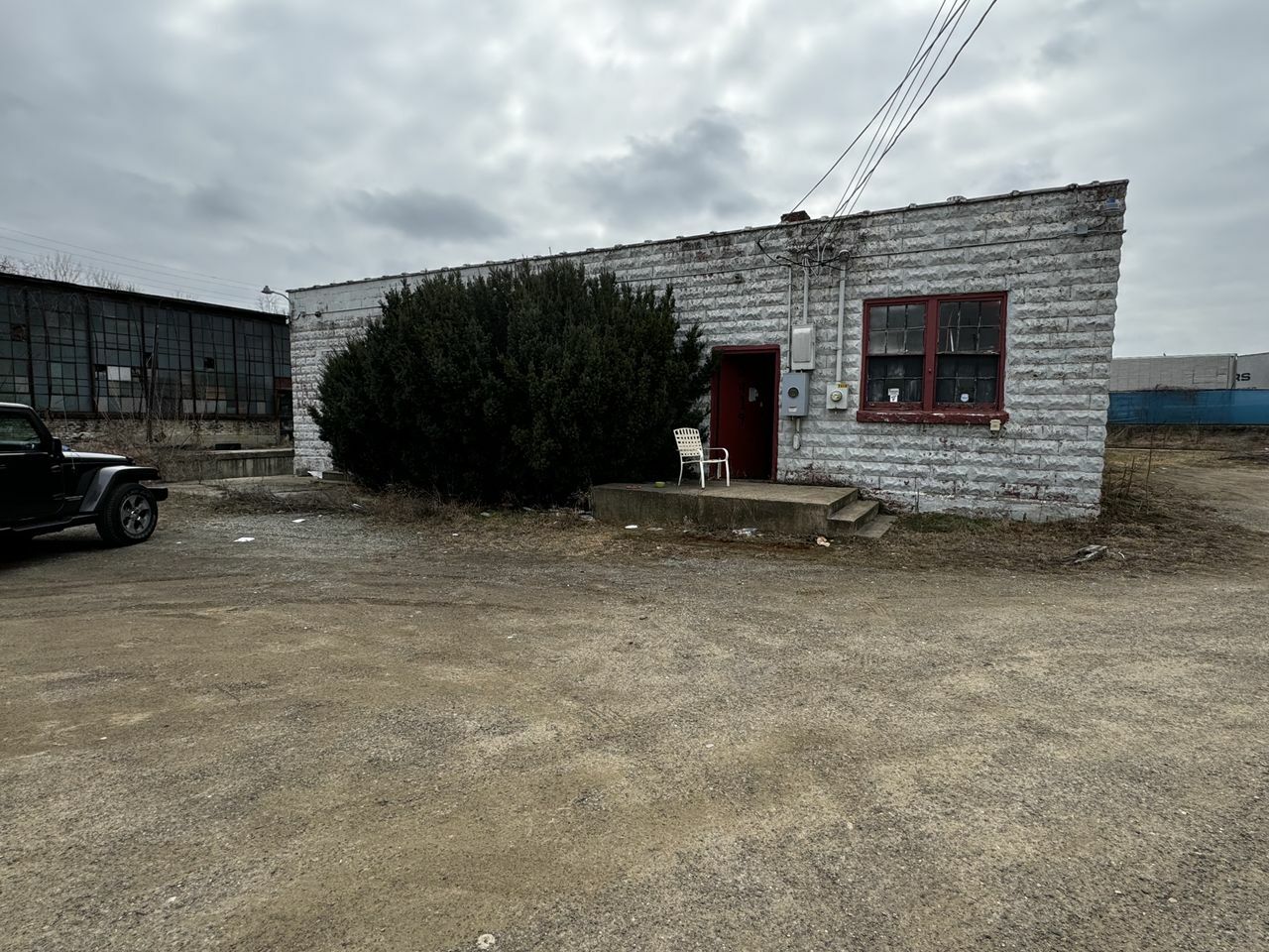 Warehouse with Extra Lot, 2419 E Michigan Ave, Jackson, MI 49202