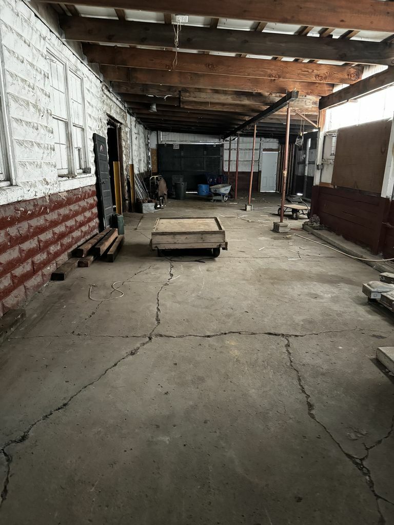 Warehouse with Extra Lot, 2419 E Michigan Ave, Jackson, MI 49202