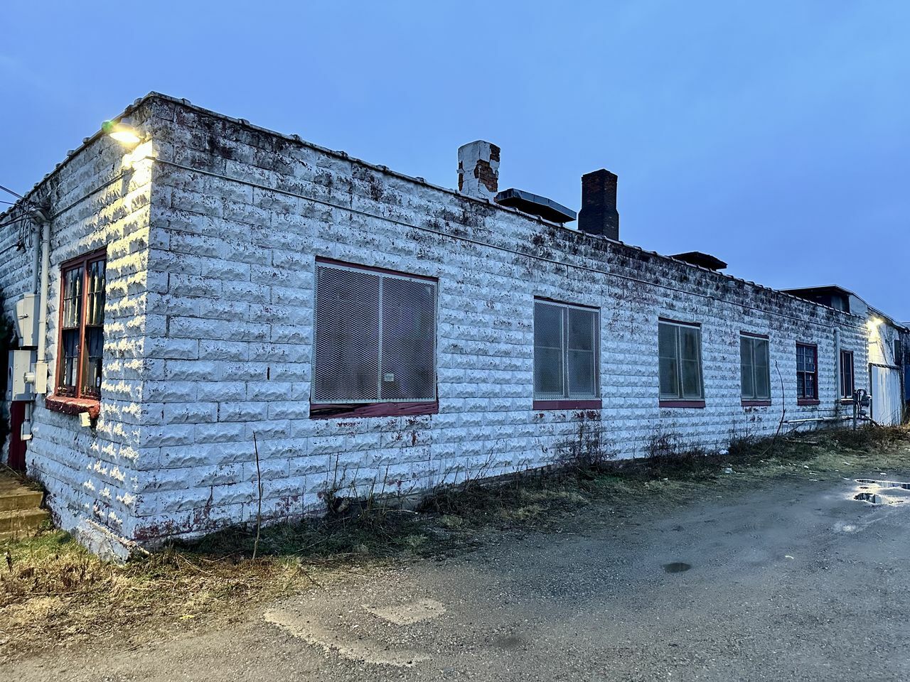 Warehouse with Extra Lot, 2419 E Michigan Ave, Jackson, MI 49202