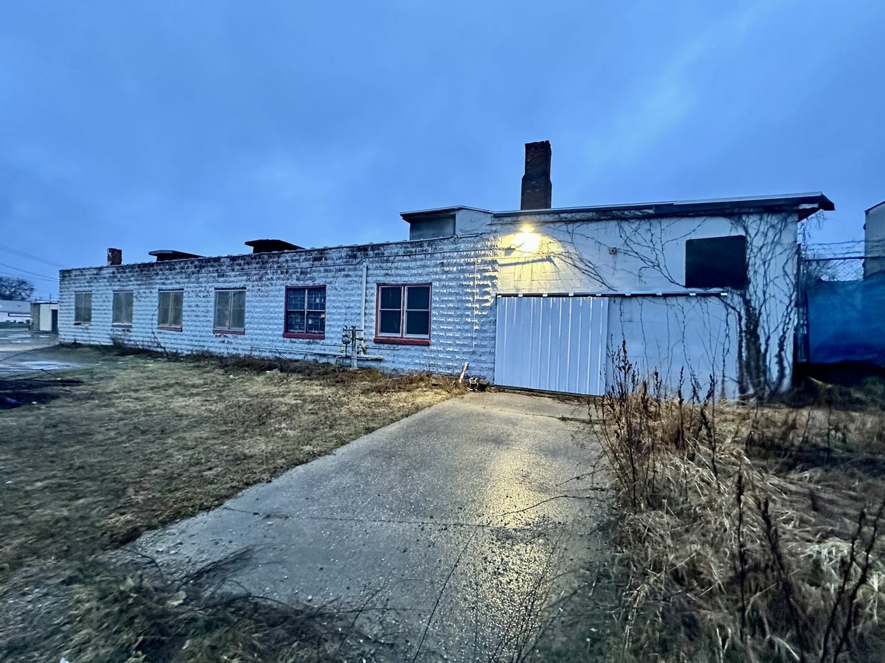 Warehouse with Extra Lot, 2419 E Michigan Ave, Jackson, MI 49202