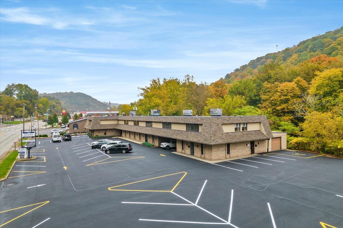 1180 Long Run Road, 1180 Long Run Road, White Oak, PA 15131