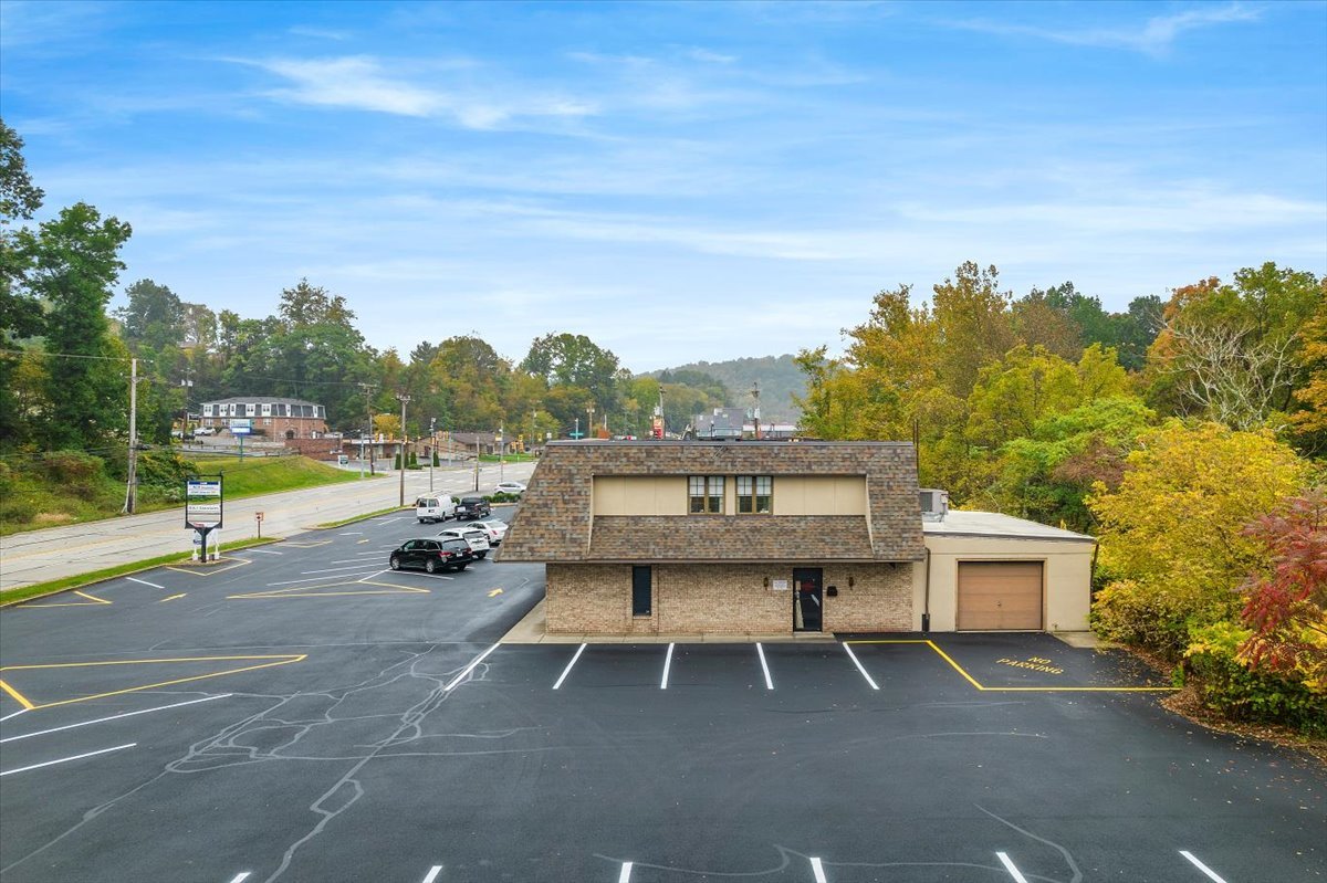 1180 Long Run Road, 1180 Long Run Road, White Oak, PA 15131