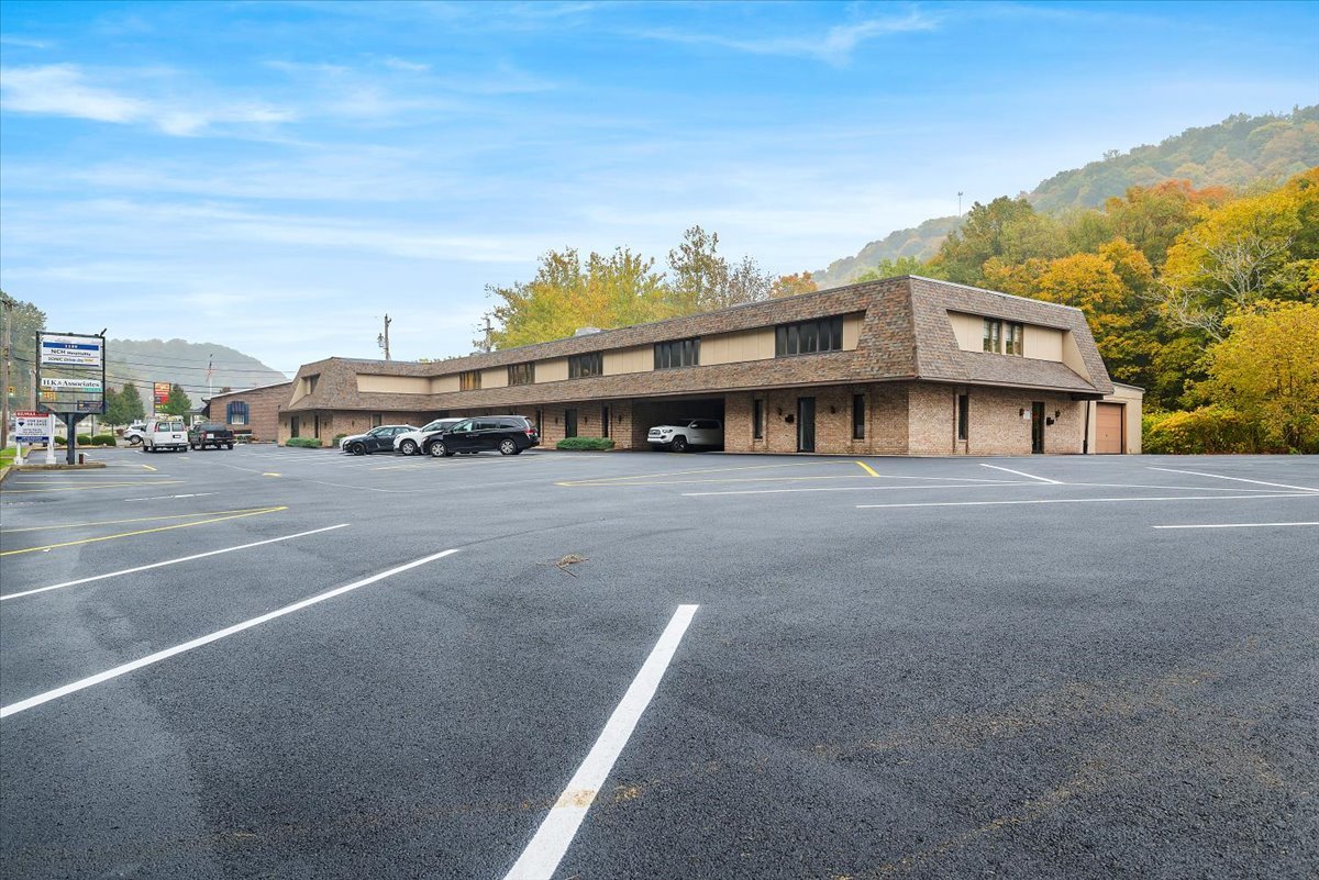 1180 Long Run Road, 1180 Long Run Road, White Oak, PA 15131