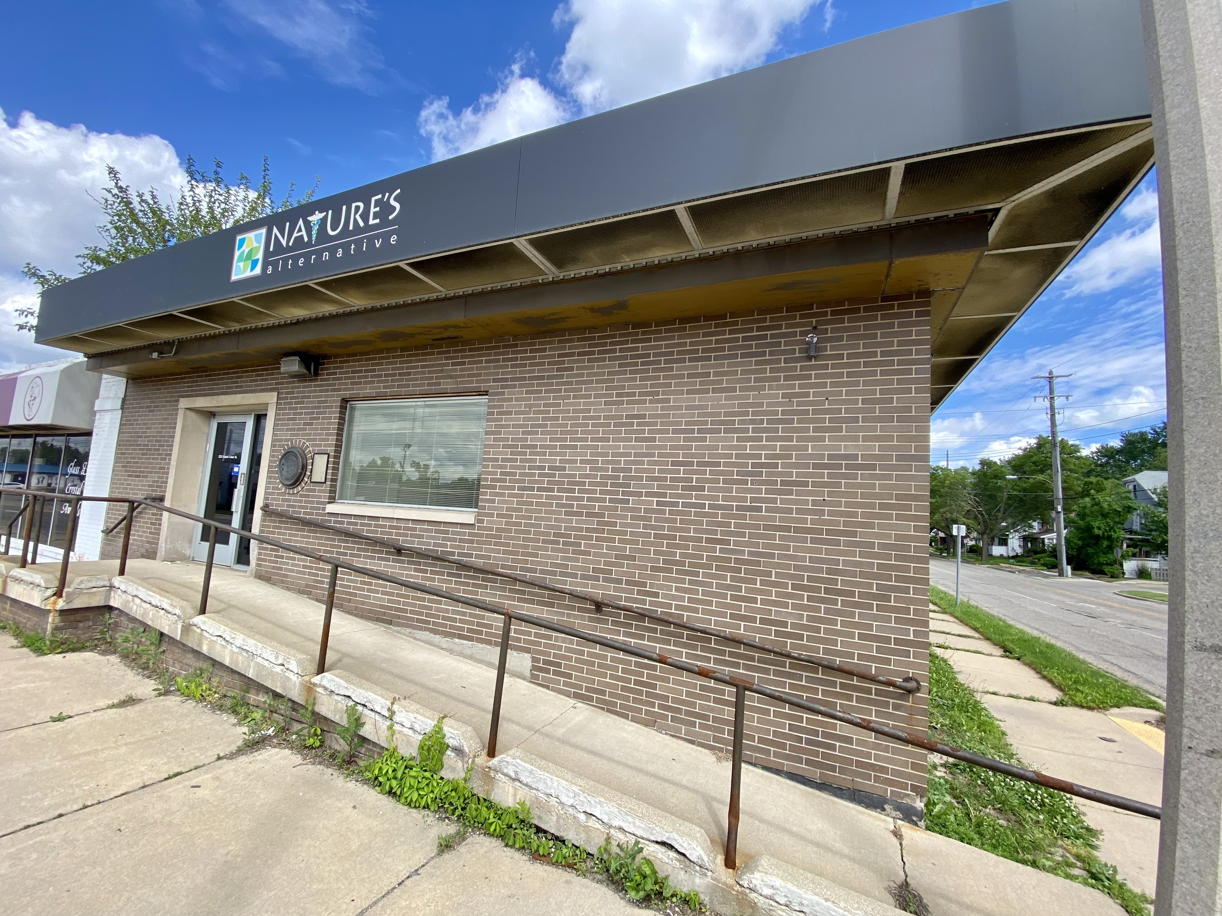Former Bank - Hard Corner City of Lansing, 2521 S Cedar , Lansing, MI 48910