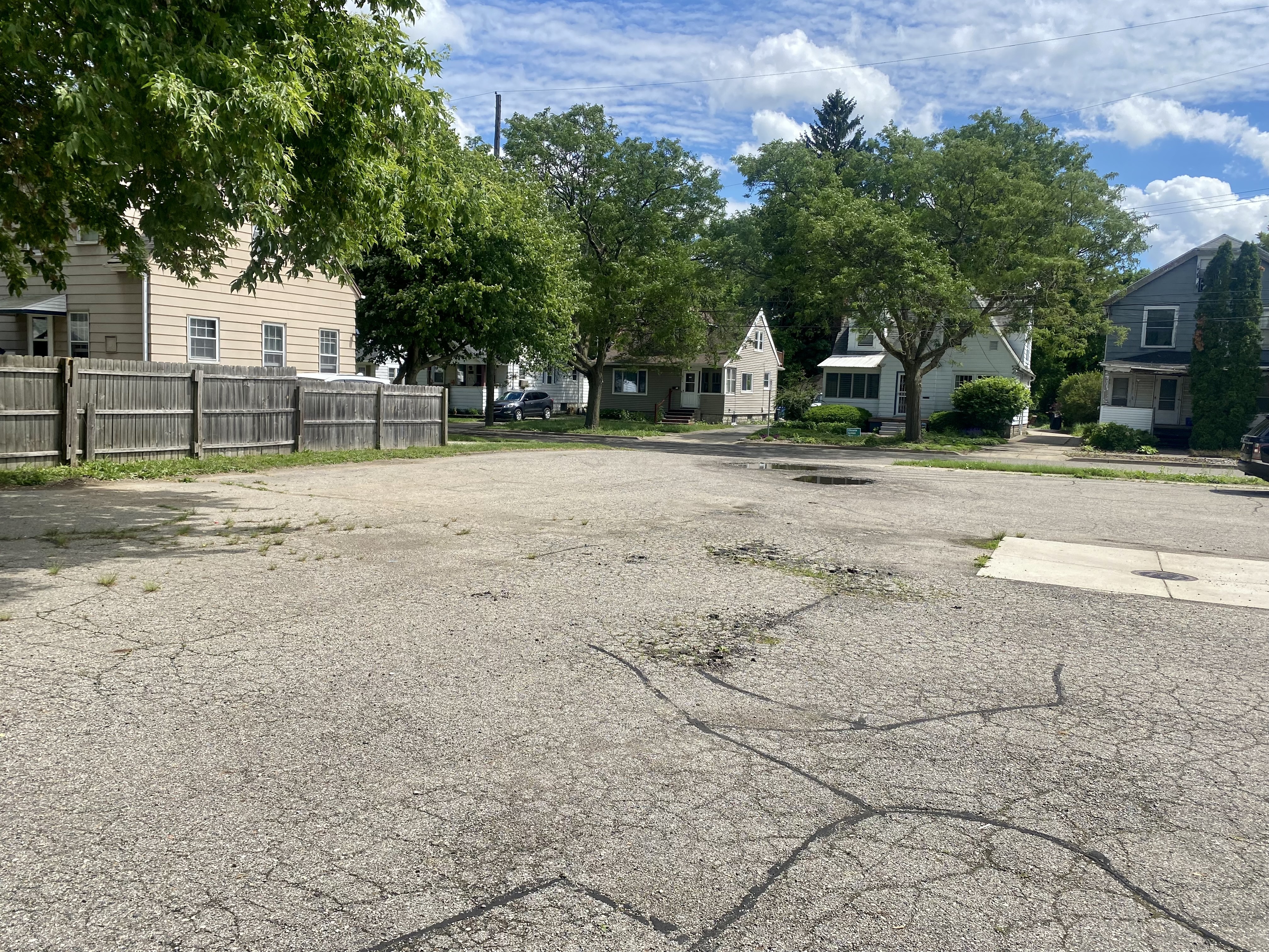 Former Bank - Hard Corner City of Lansing, 2521 S Cedar , Lansing, MI 48910