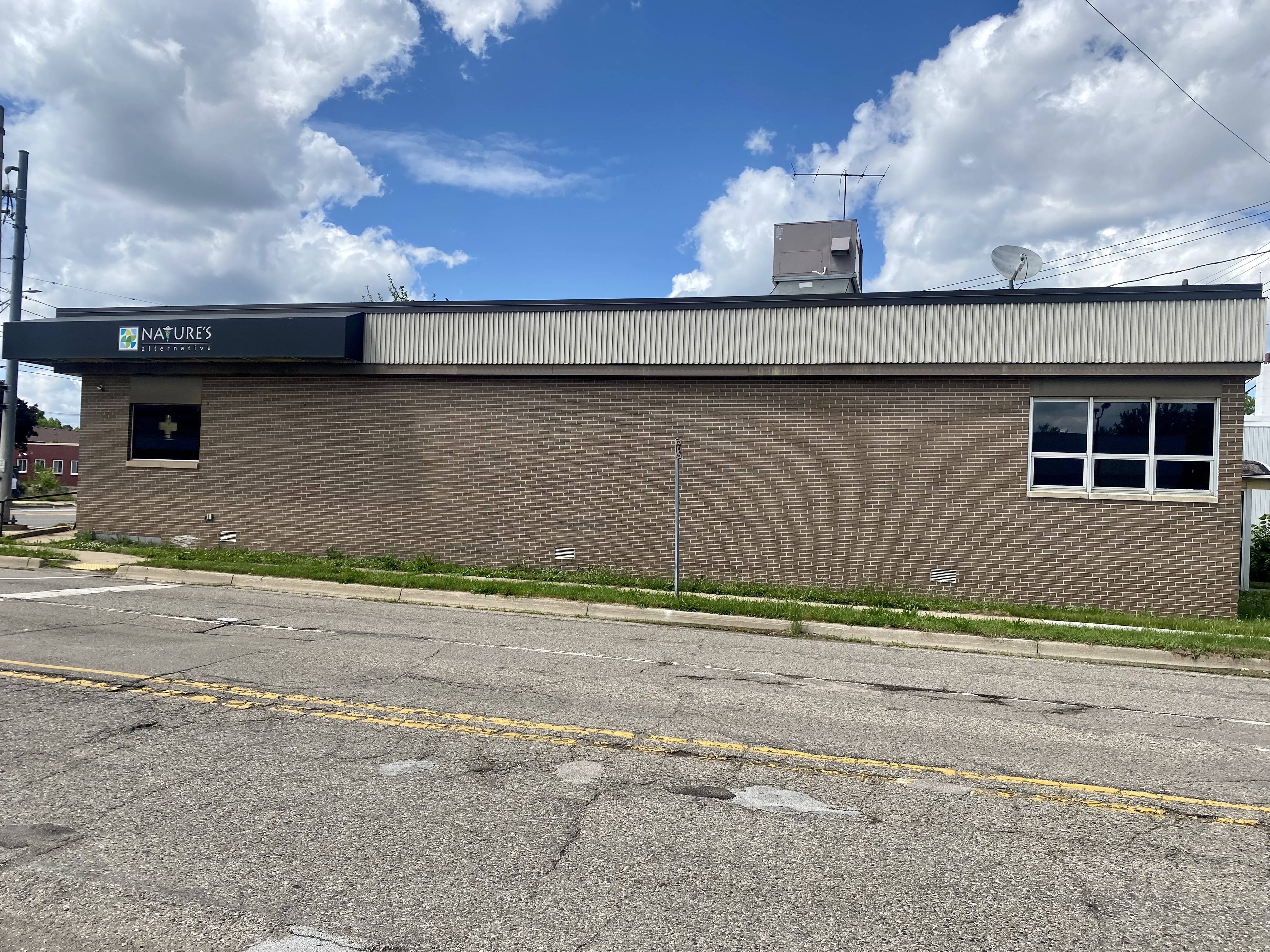 Former Bank - Hard Corner City of Lansing, 2521 S Cedar , Lansing, MI 48910