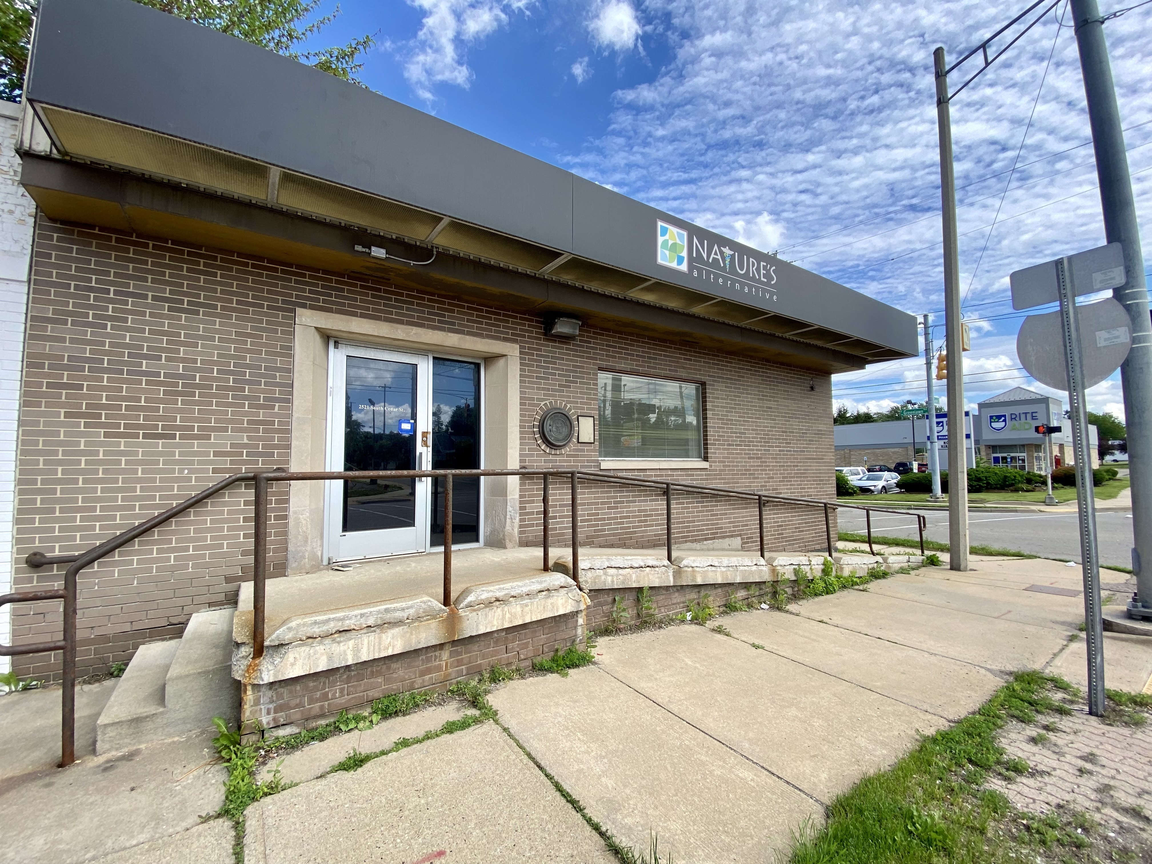 Former Bank - Hard Corner City of Lansing, 2521 S Cedar , Lansing, MI 48910