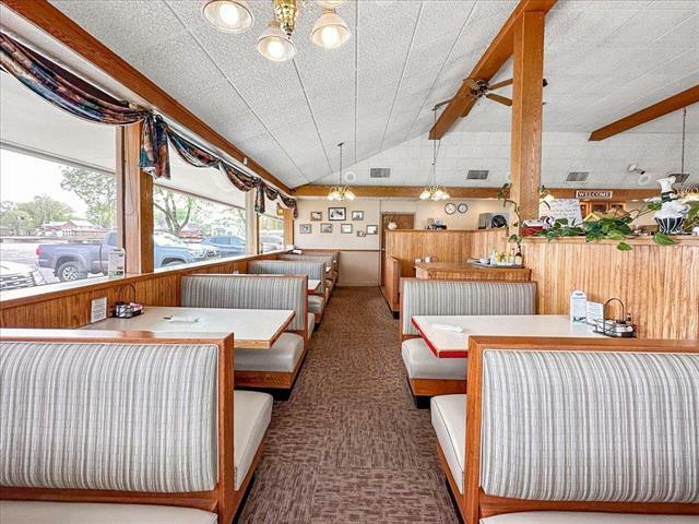 Hungry House Cafe, 531 N Marquette Rd, Prairie Du Chien, WI 53821