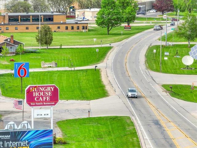 Hungry House Cafe, 531 N Marquette Rd, Prairie Du Chien, WI 53821