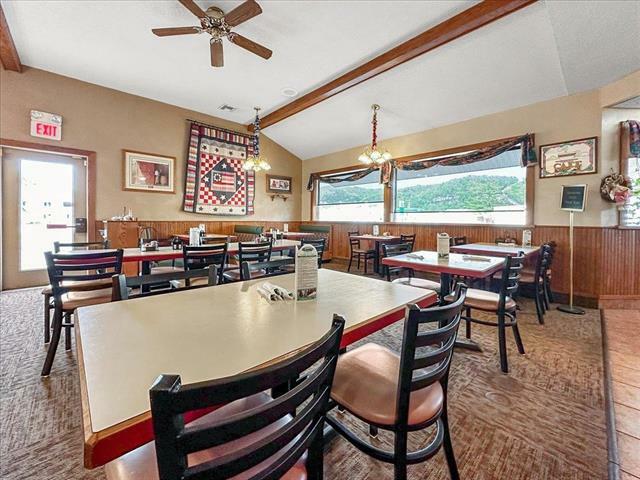 Hungry House Cafe, 531 N Marquette Rd, Prairie Du Chien, WI 53821