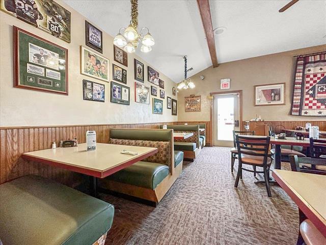 Hungry House Cafe, 531 N Marquette Rd, Prairie Du Chien, WI 53821