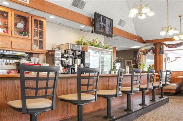 Hungry House Cafe, 531 N Marquette Rd, Prairie Du Chien, WI 53821