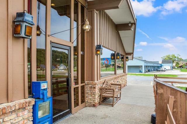 Hungry House Cafe, 531 N Marquette Rd, Prairie Du Chien, WI 53821
