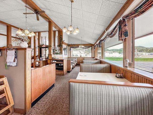 Hungry House Cafe, 531 N Marquette Rd, Prairie Du Chien, WI 53821