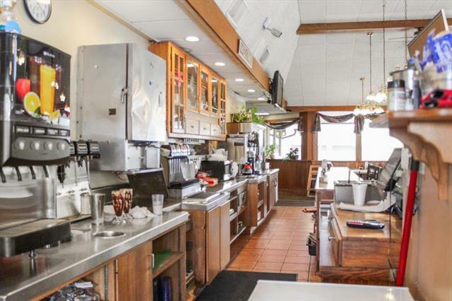 Hungry House Cafe, 531 N Marquette Rd, Prairie Du Chien, WI 53821