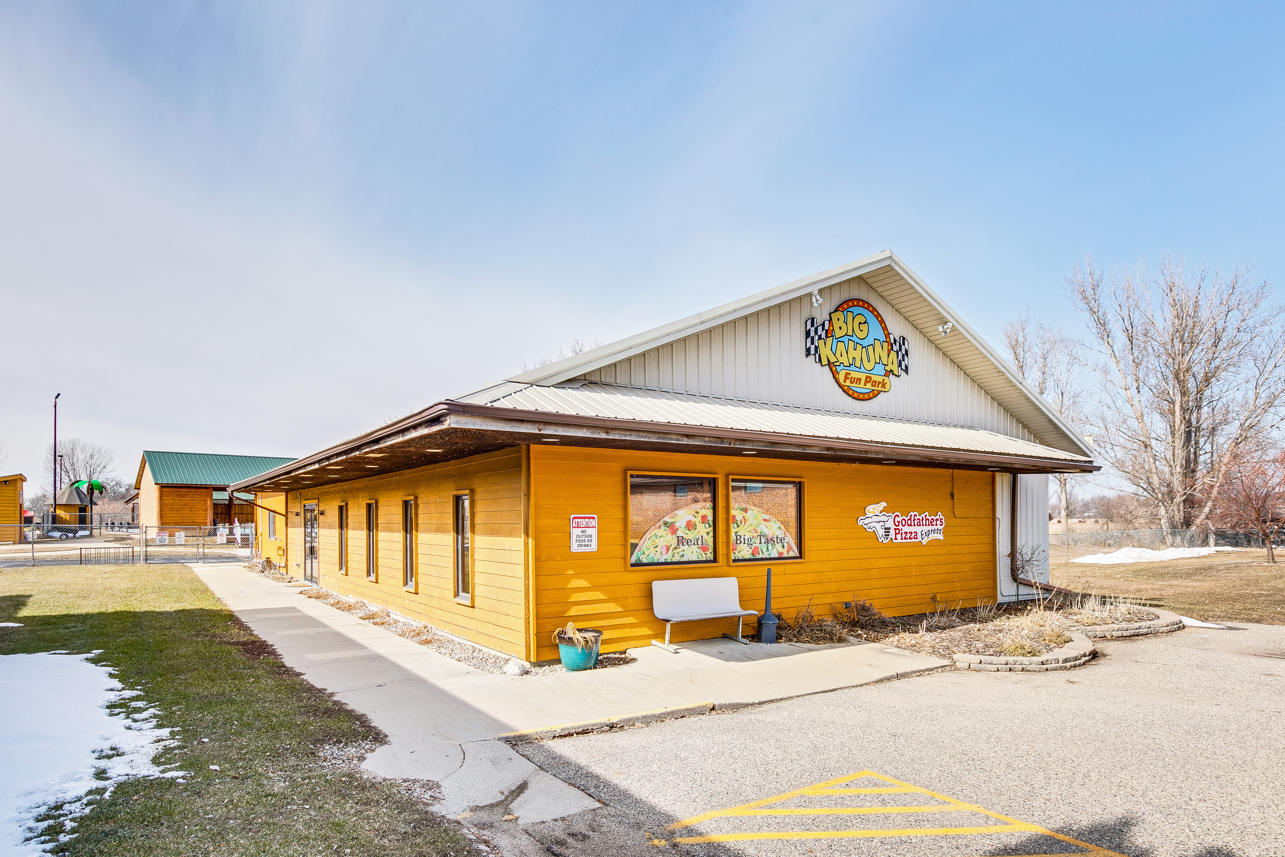 Big Kahuna Fun Park, 190 Progress Way, Spicer, MN 56288