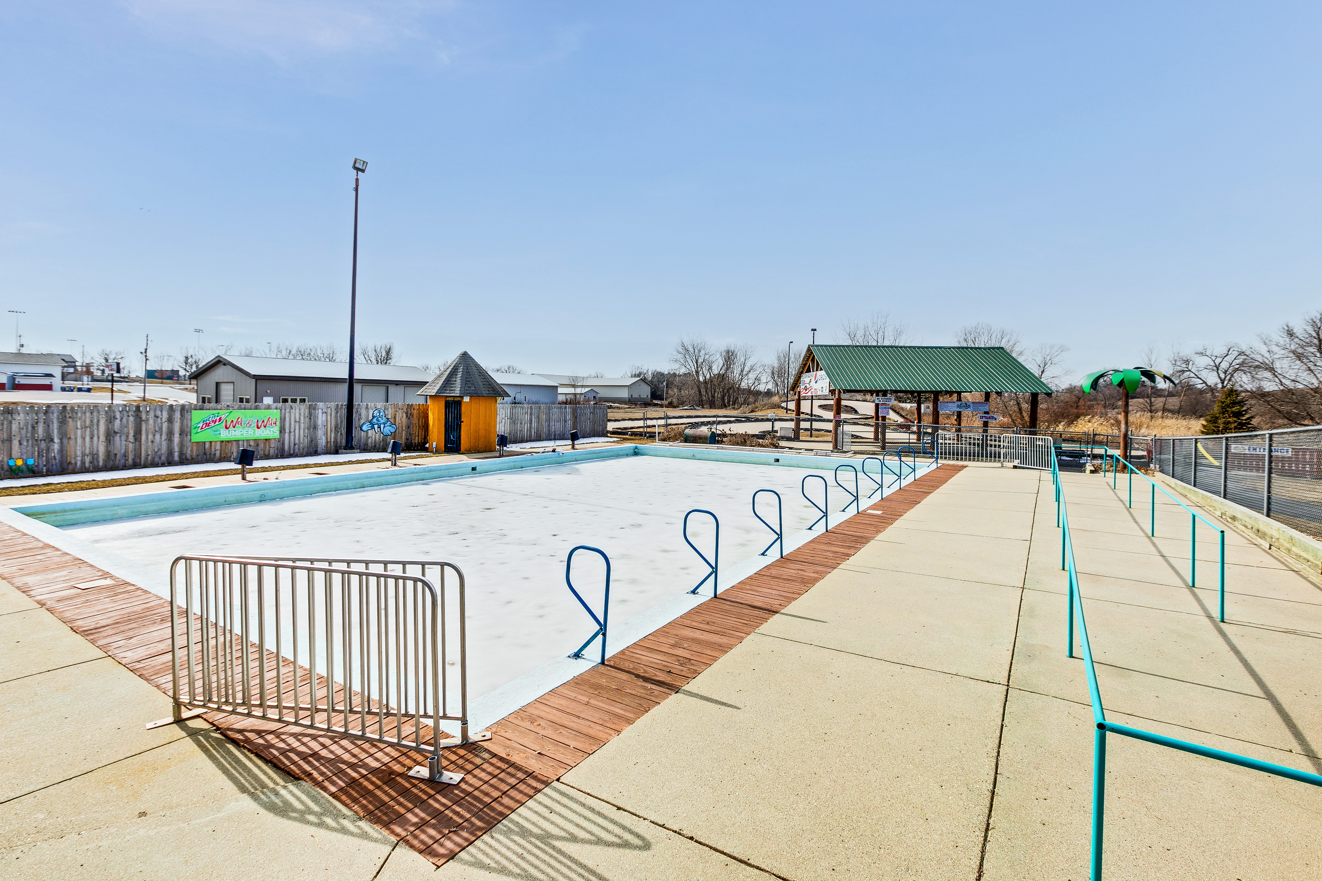 Big Kahuna Fun Park, 190 Progress Way, Spicer, MN 56288