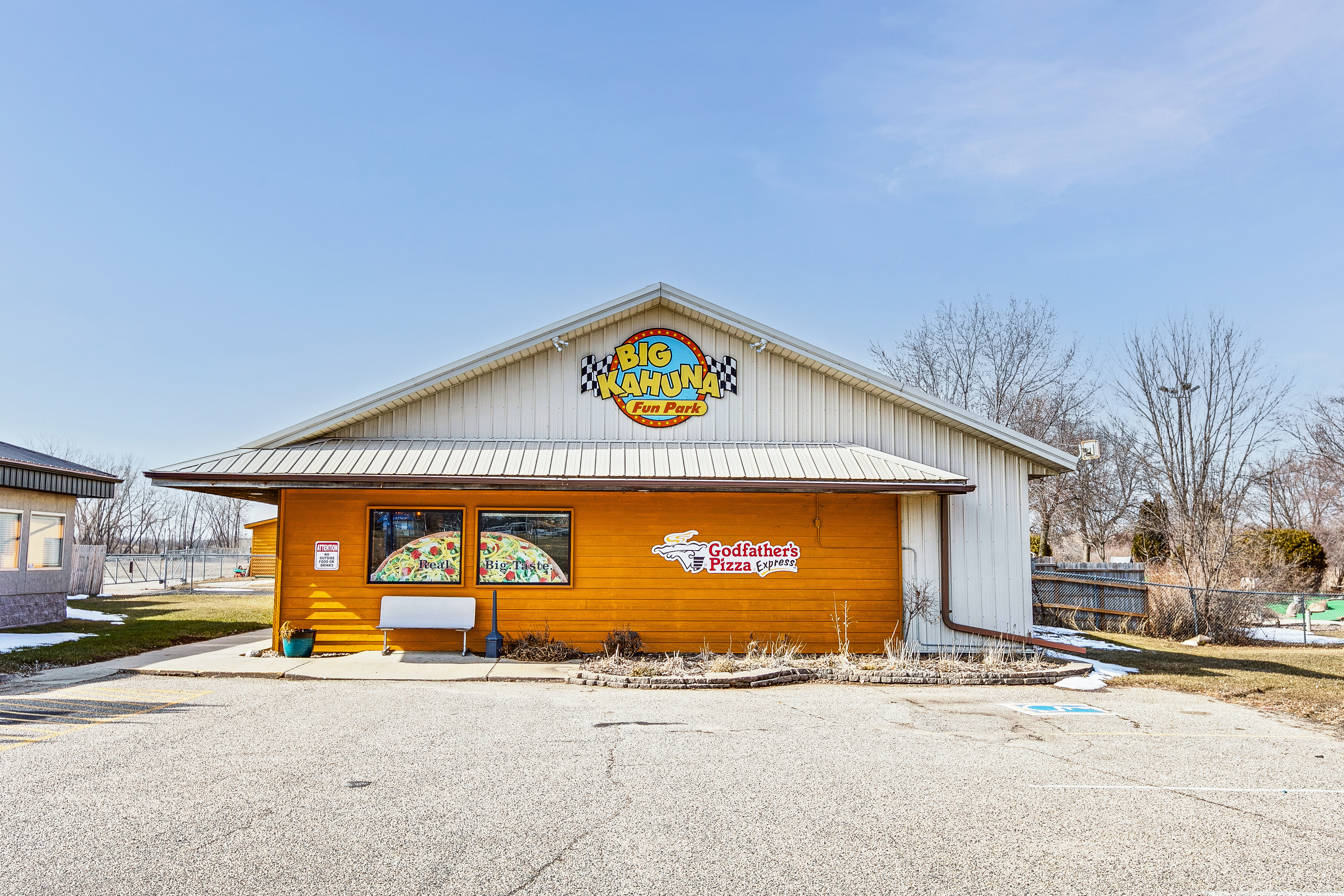 Big Kahuna Fun Park, 190 Progress Way, Spicer, MN 56288
