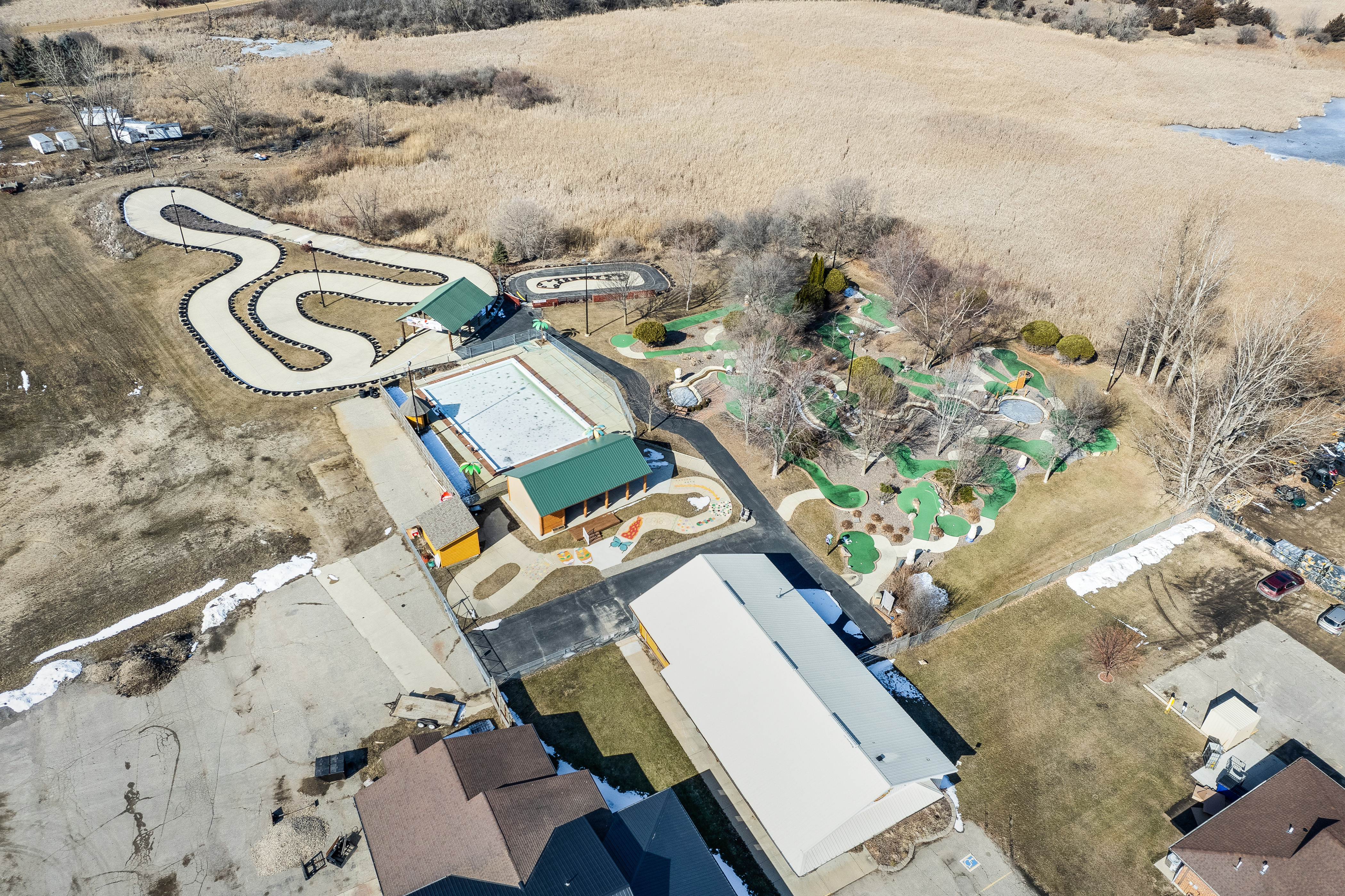 Big Kahuna Fun Park, 190 Progress Way, Spicer, MN 56288