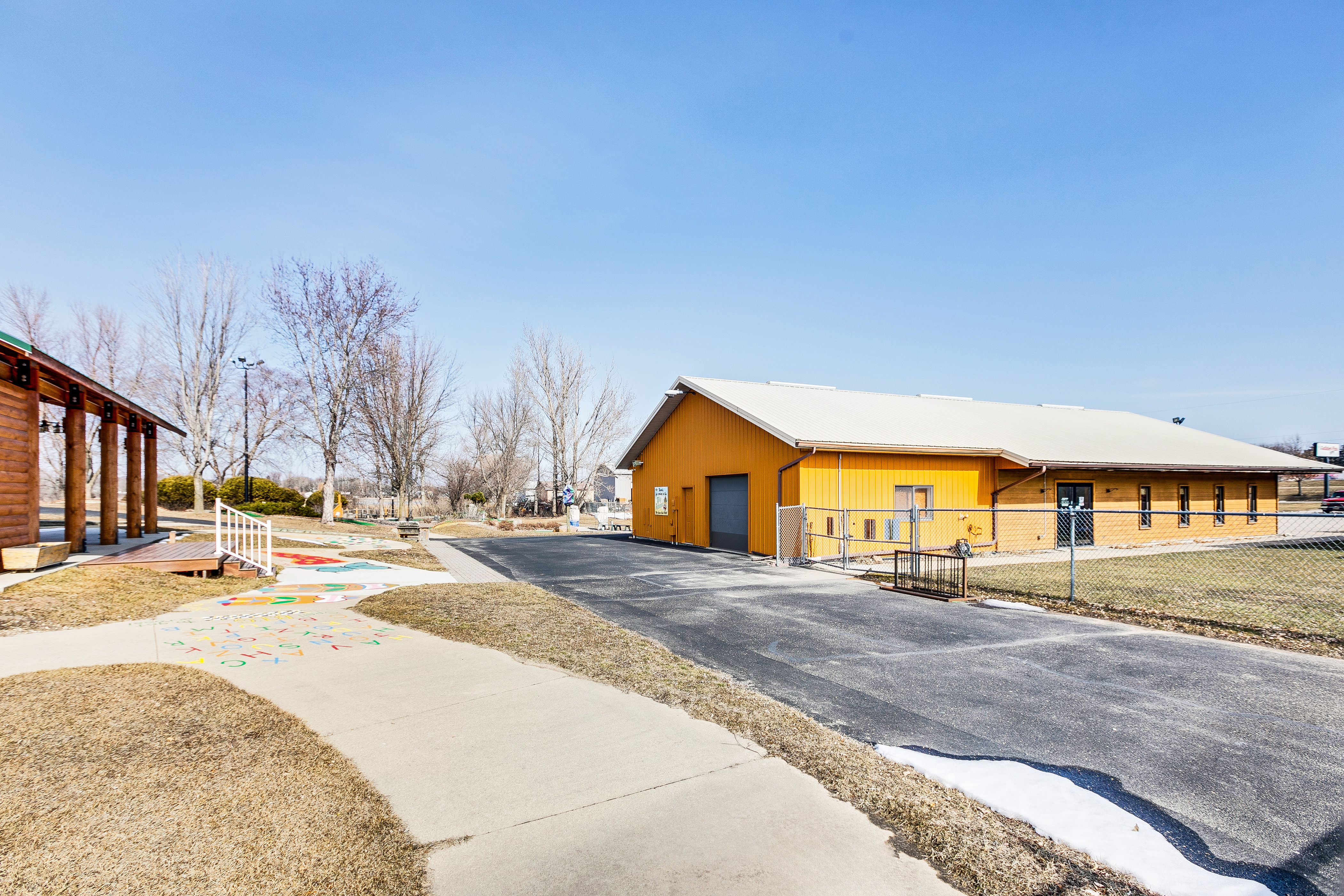 Big Kahuna Fun Park, 190 Progress Way, Spicer, MN 56288