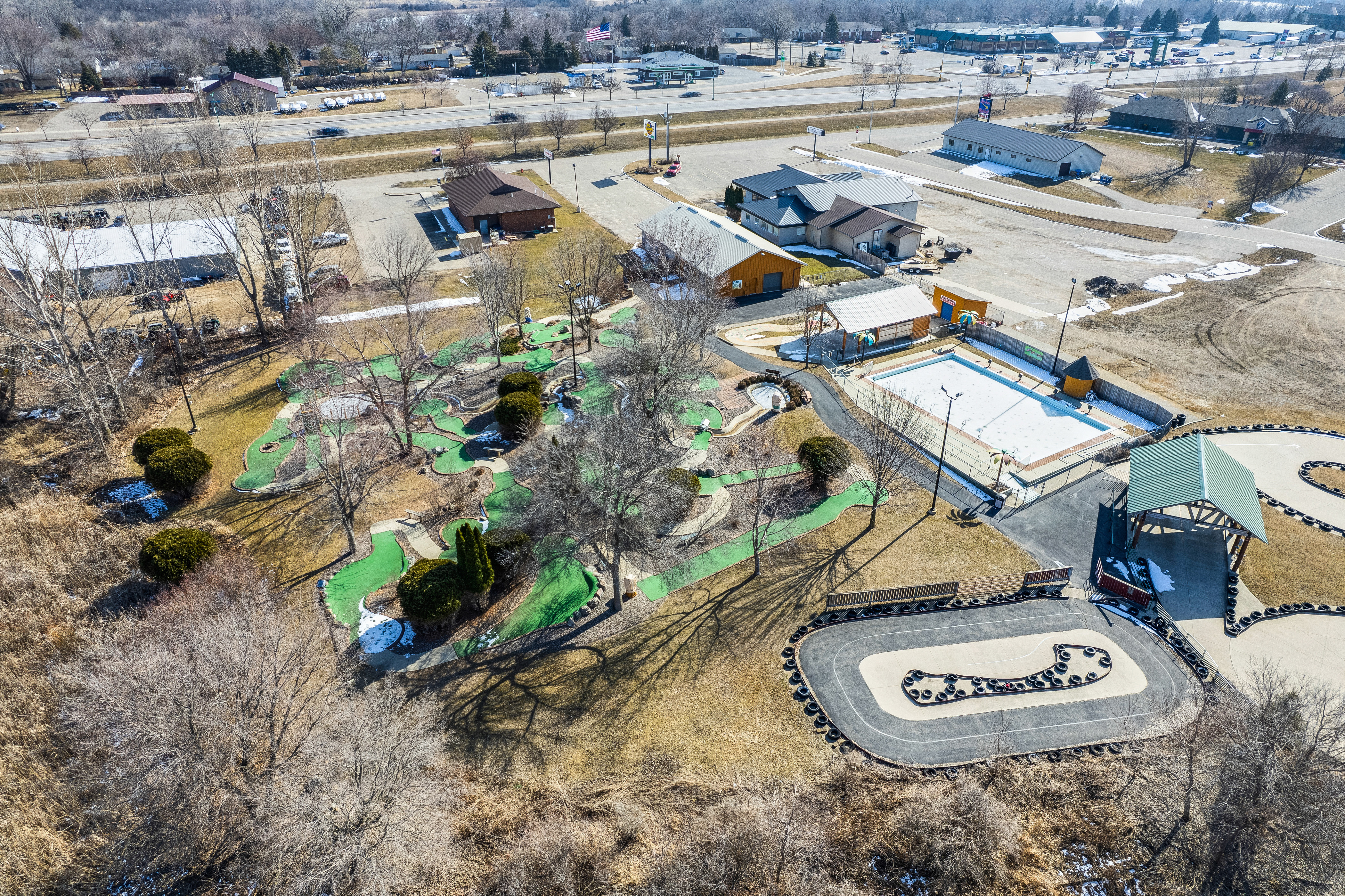 Big Kahuna Fun Park, 190 Progress Way, Spicer, MN 56288
