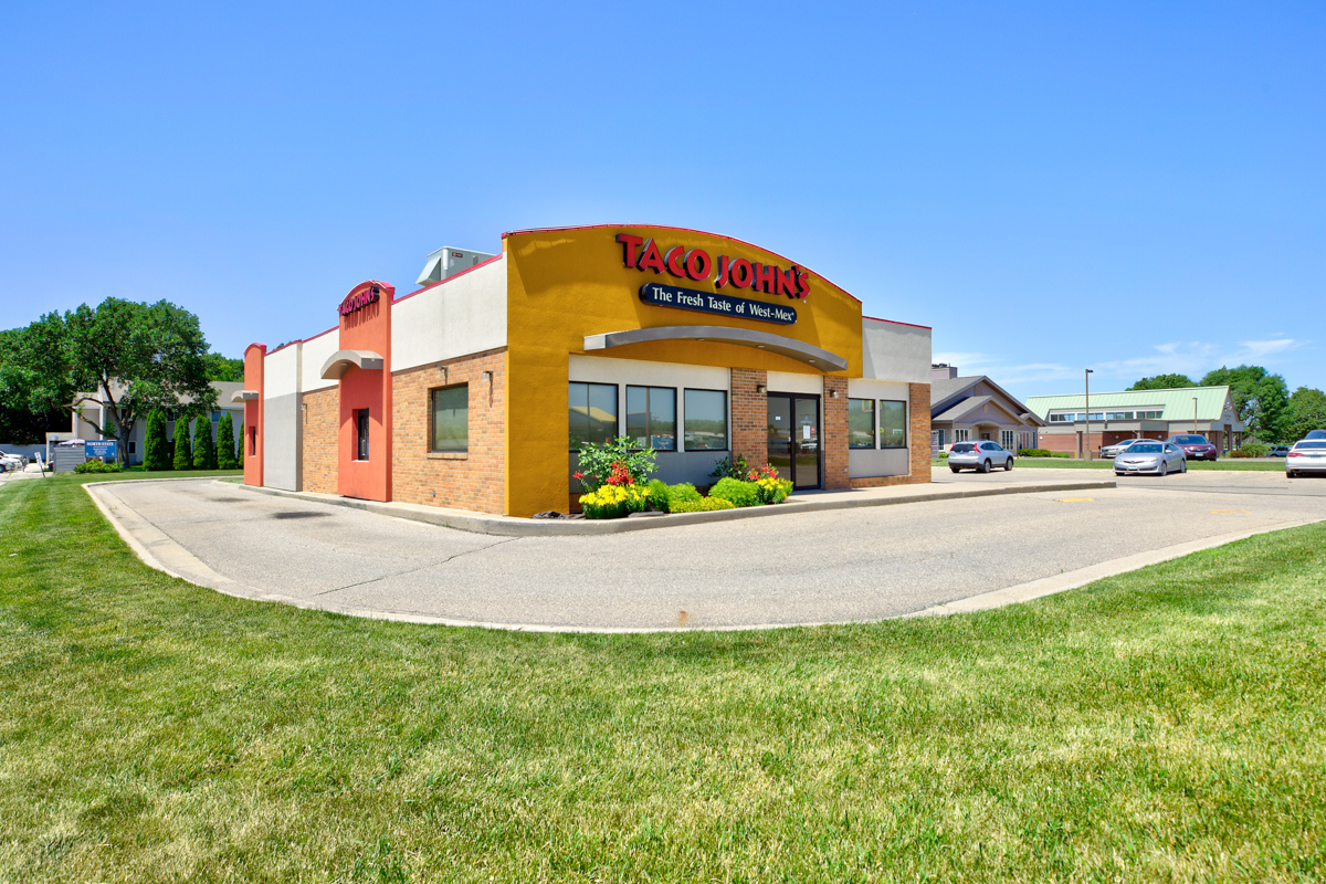 Former Taco Johns, 1401 North State Street, Waseca, MN 56093
