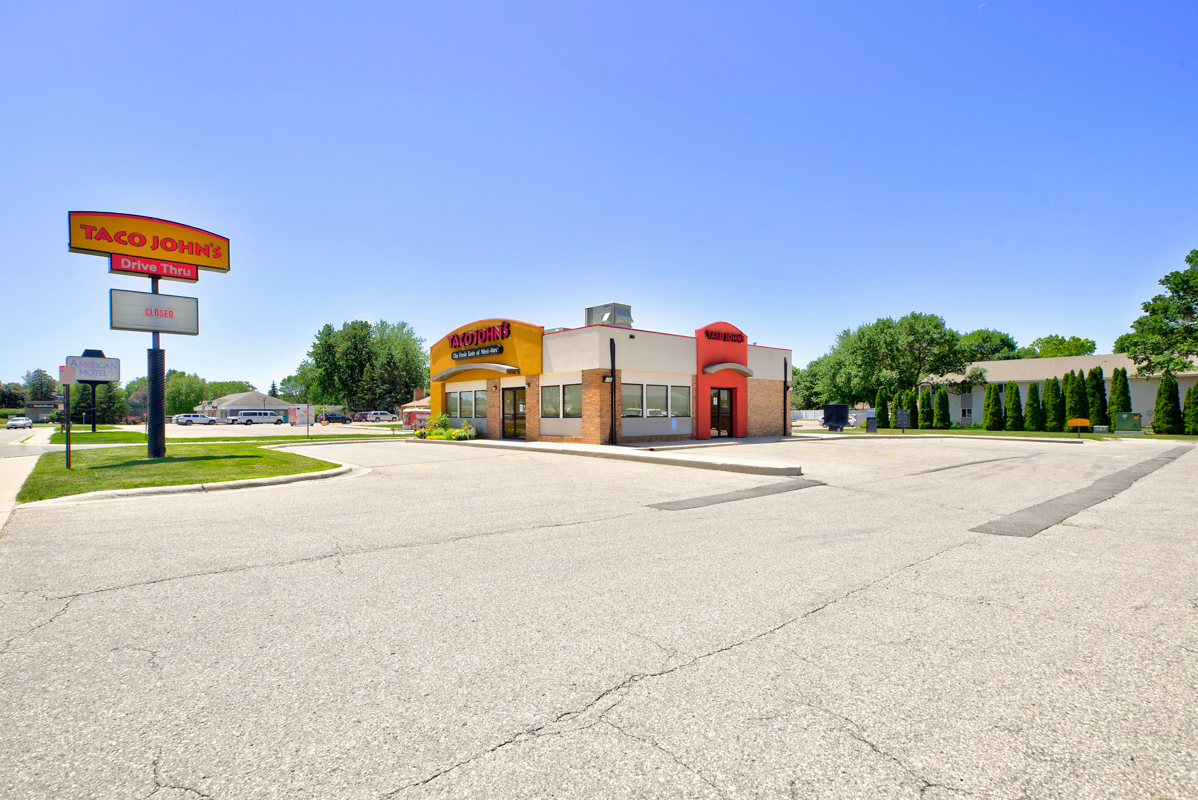 Former Taco Johns, 1401 North State Street, Waseca, MN 56093