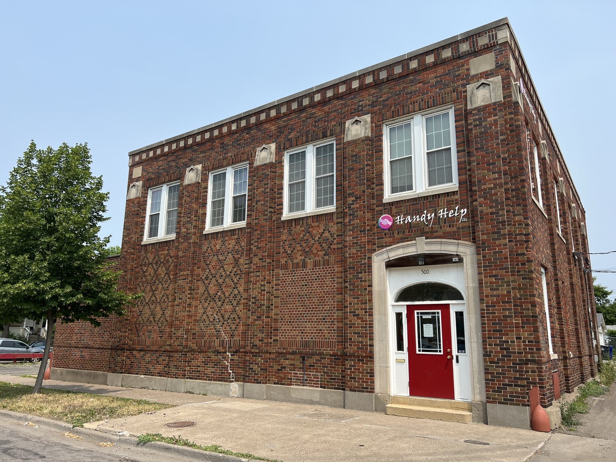 500 Grotto Street North, St. Paul, MN 55104