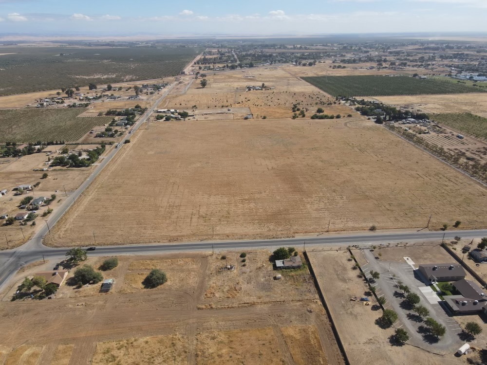16887 North Lake Street, Madera, CA 93638