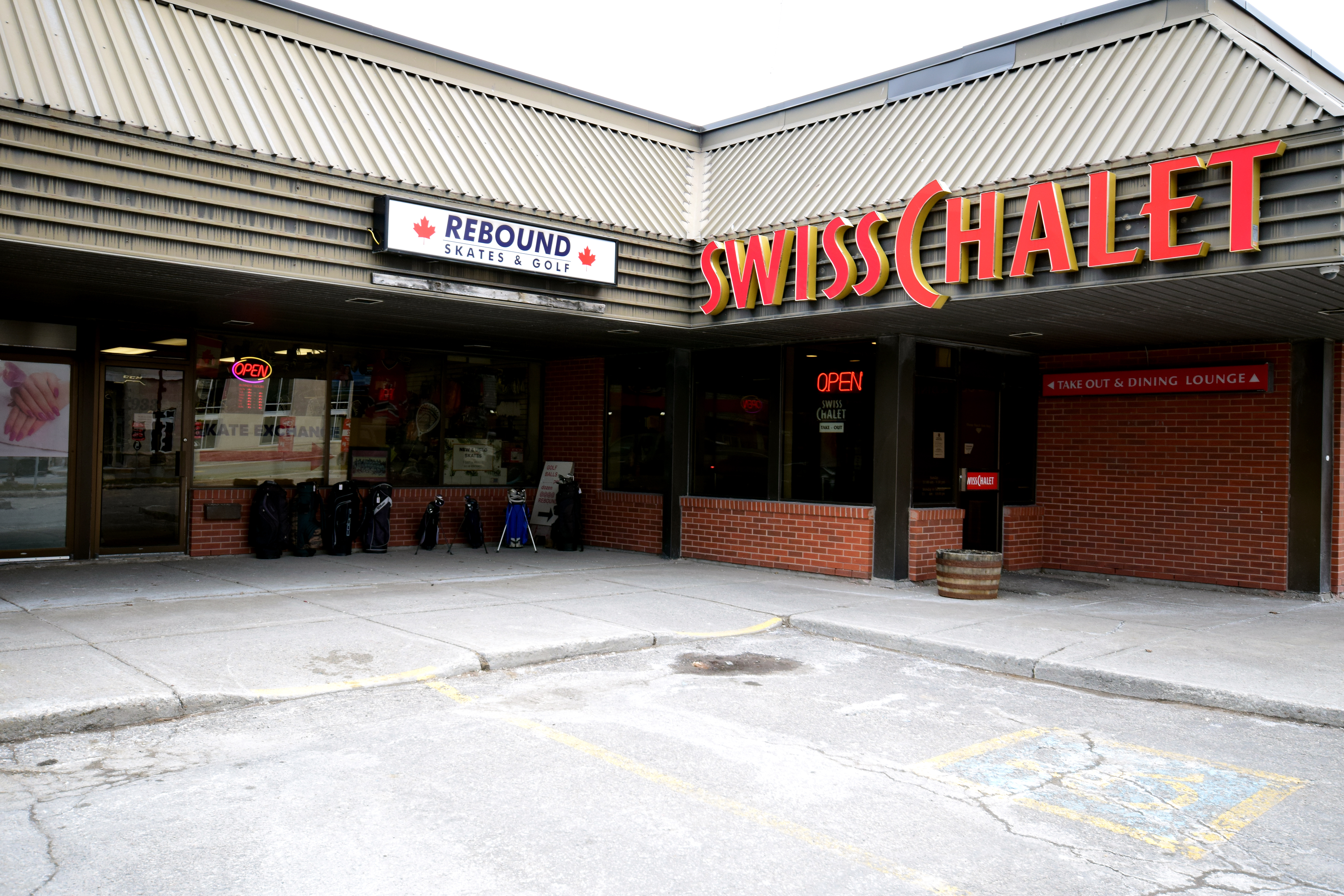 933 Lansdowne Street, Peterborough, ON K9J 1Z5, Canada