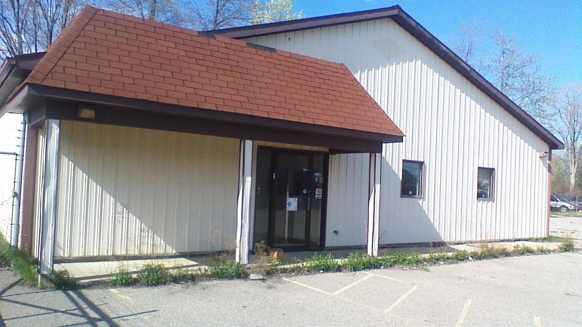 Free Standing Office with Fenced and Gated Parking, 2930 W St Joseph Hwy, Lansing, MI 48917