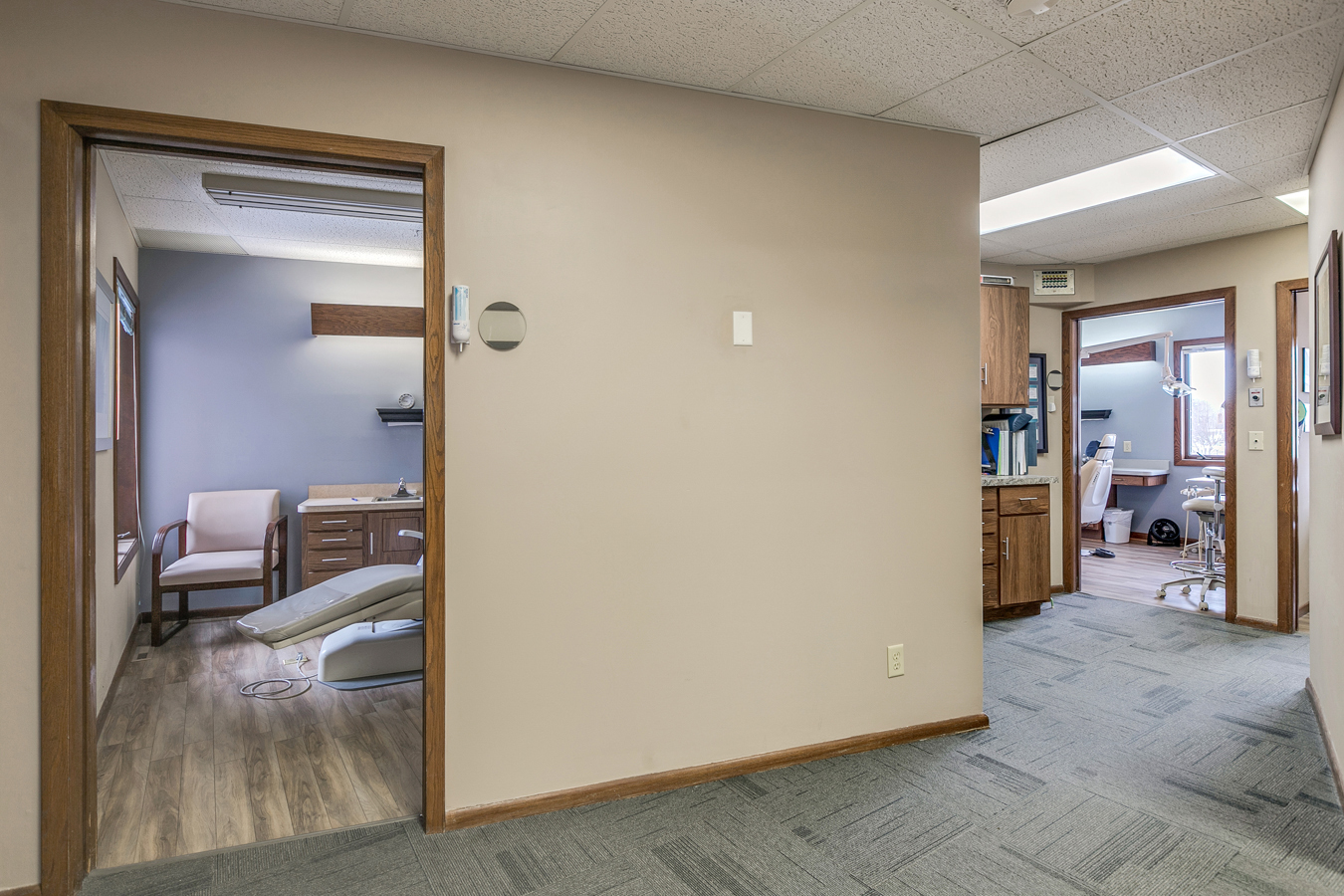 White Bear Professional Building, 2480 White Bear Ave N, Maplewood, MN 55109