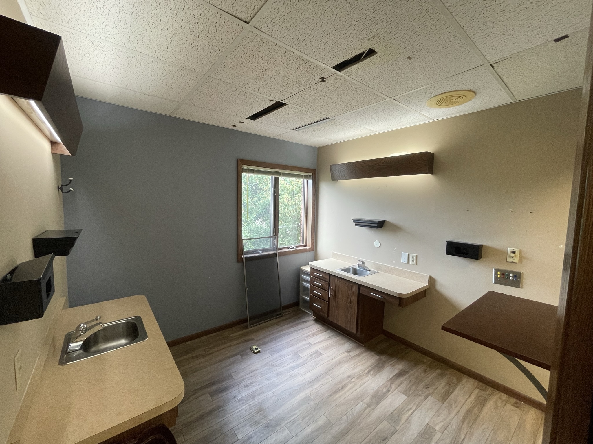 2480 White Bear Ave N, Maplewood, MN 55109