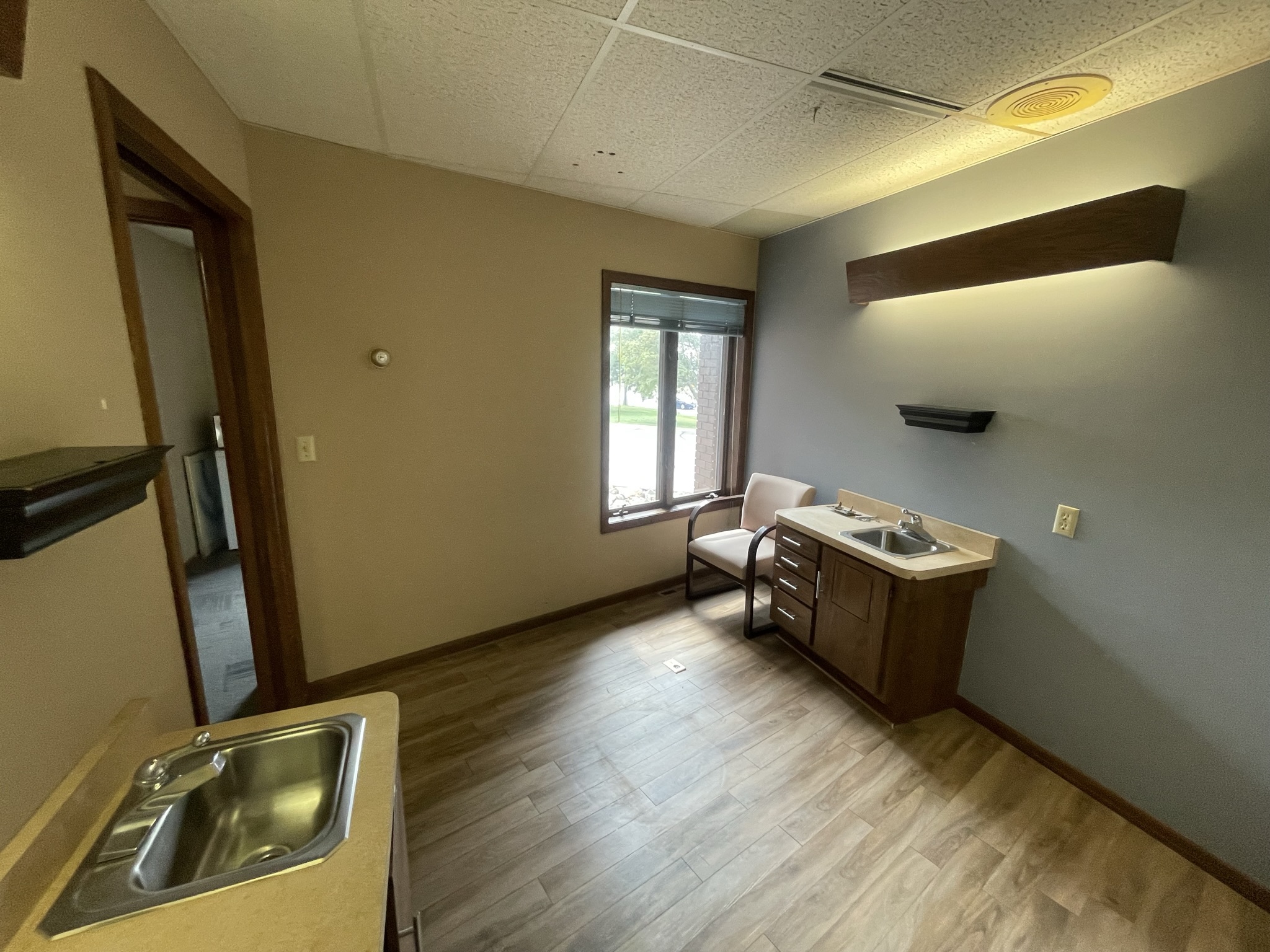 2480 White Bear Ave N, Maplewood, MN 55109